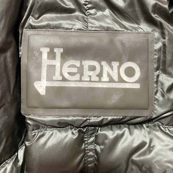 HERNO - Men’s Nylon Down Vest - Picture 5 of 8